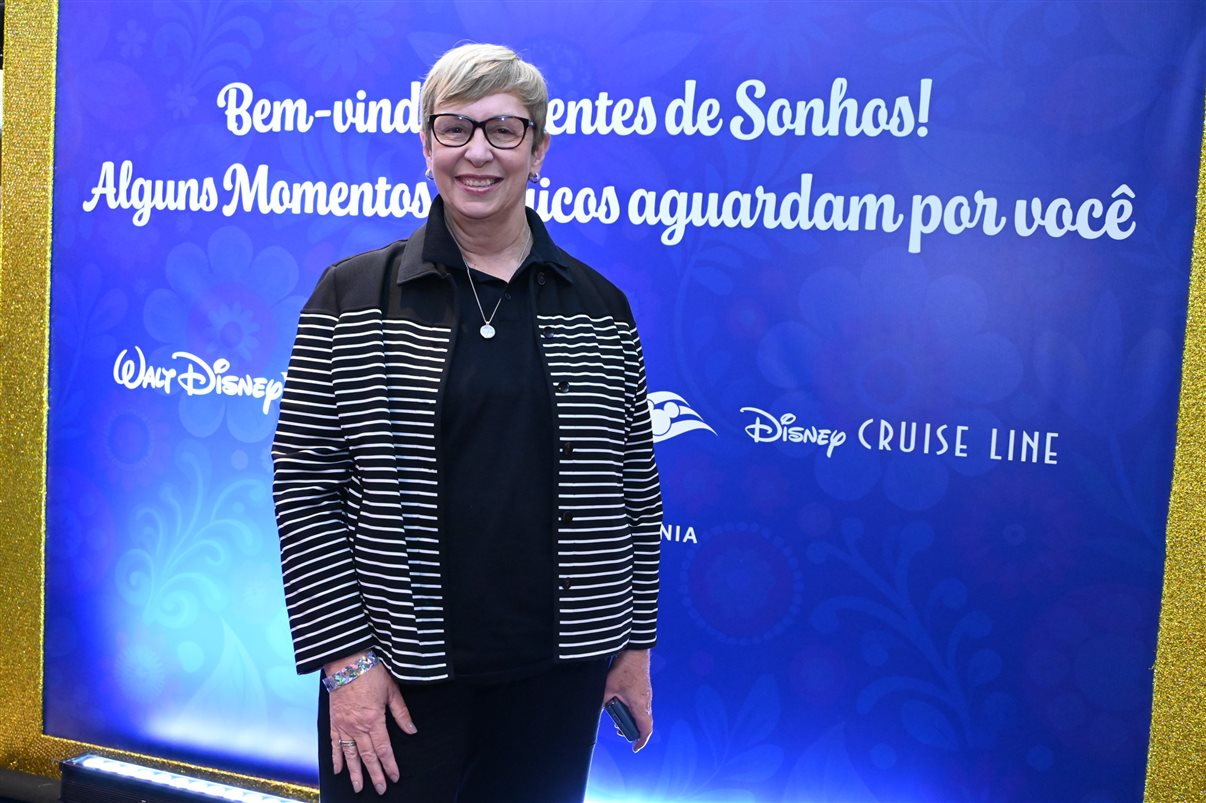 Ian de Palma, Isabella Gueller, Thais Ramos, Manuela Gentil Bopp, Alexander Haim, Lisa Smith, Juliana Belloti e Ana Luíza Teixeira, da Disney Destinations