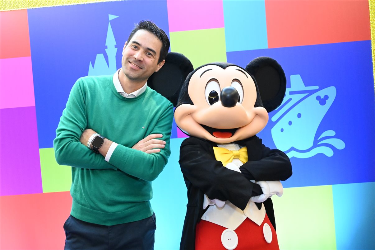 Ian de Palma, Isabella Gueller, Thais Ramos, Manuela Gentil Bopp, Alexander Haim, Lisa Smith, Juliana Belloti e Ana Luíza Teixeira, da Disney Destinations