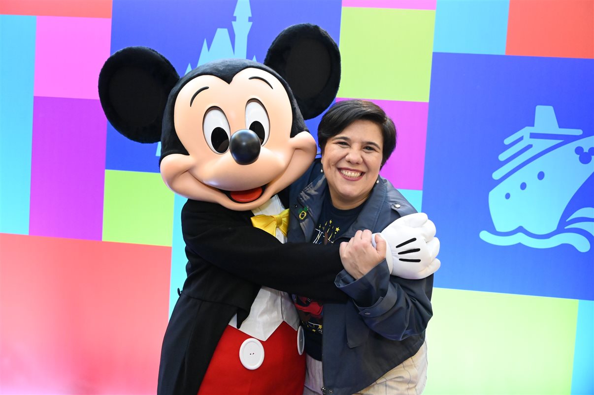 Ian de Palma, Isabella Gueller, Thais Ramos, Manuela Gentil Bopp, Alexander Haim, Lisa Smith, Juliana Belloti e Ana Luíza Teixeira, da Disney Destinations