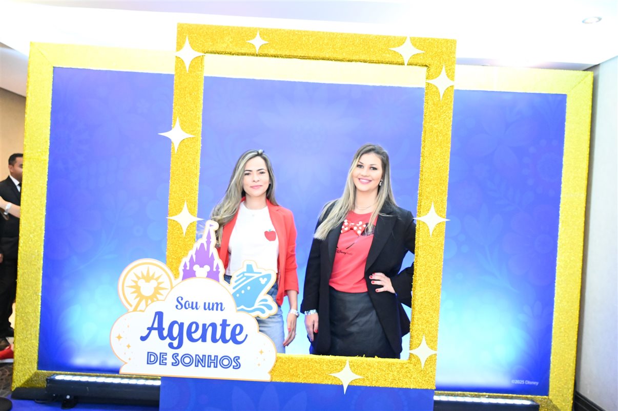 Ian de Palma, Isabella Gueller, Thais Ramos, Manuela Gentil Bopp, Alexander Haim, Lisa Smith, Juliana Belloti e Ana Luíza Teixeira, da Disney Destinations