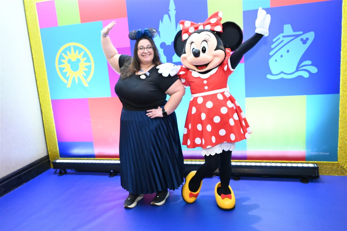 Ian de Palma, Isabella Gueller, Thais Ramos, Manuela Gentil Bopp, Alexander Haim, Lisa Smith, Juliana Belloti e Ana Luíza Teixeira, da Disney Destinations