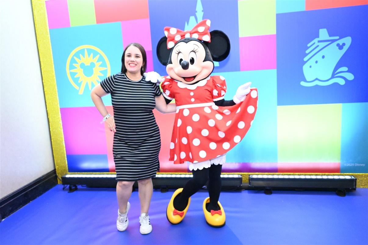 Ian de Palma, Isabella Gueller, Thais Ramos, Manuela Gentil Bopp, Alexander Haim, Lisa Smith, Juliana Belloti e Ana Luíza Teixeira, da Disney Destinations