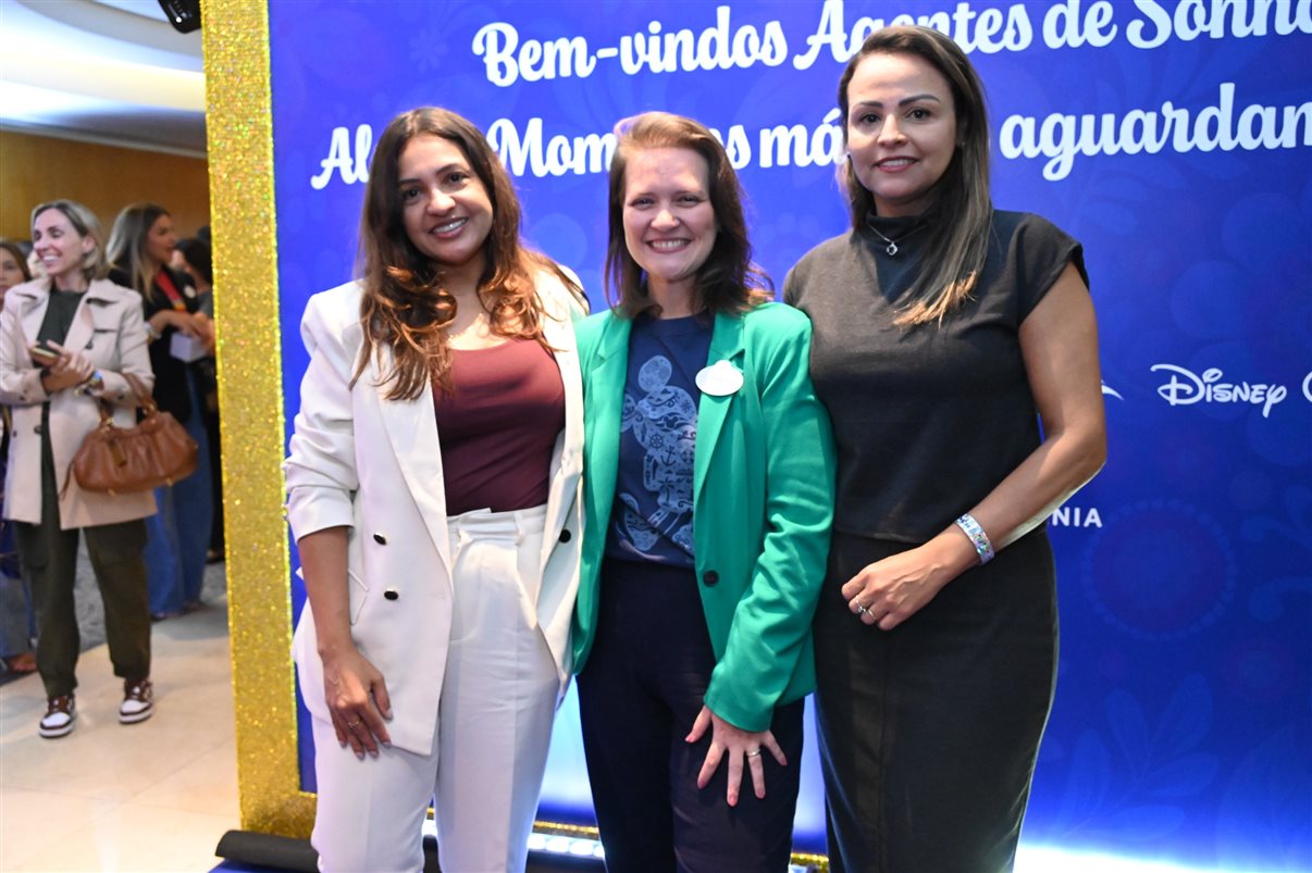 Ian de Palma, Isabella Gueller, Thais Ramos, Manuela Gentil Bopp, Alexander Haim, Lisa Smith, Juliana Belloti e Ana Luíza Teixeira, da Disney Destinations