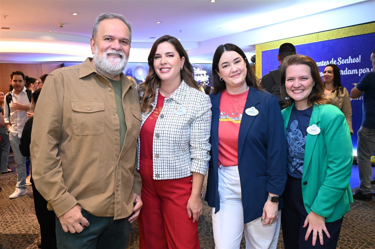 Ian de Palma, Isabella Gueller, Thais Ramos, Manuela Gentil Bopp, Alexander Haim, Lisa Smith, Juliana Belloti e Ana Luíza Teixeira, da Disney Destinations