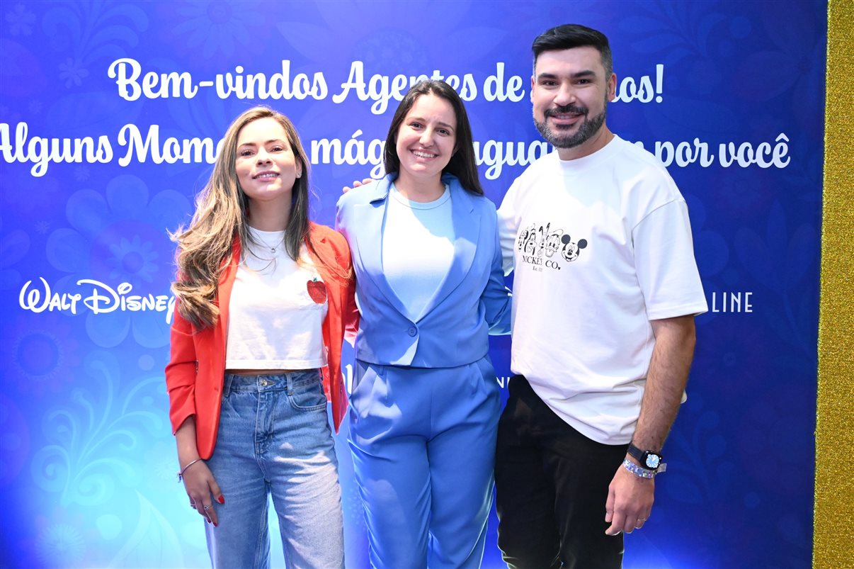 Ian de Palma, Isabella Gueller, Thais Ramos, Manuela Gentil Bopp, Alexander Haim, Lisa Smith, Juliana Belloti e Ana Luíza Teixeira, da Disney Destinations