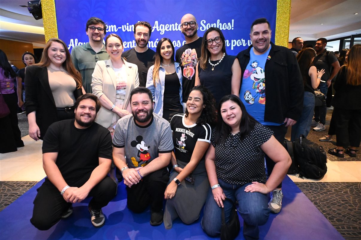 Ian de Palma, Isabella Gueller, Thais Ramos, Manuela Gentil Bopp, Alexander Haim, Lisa Smith, Juliana Belloti e Ana Luíza Teixeira, da Disney Destinations