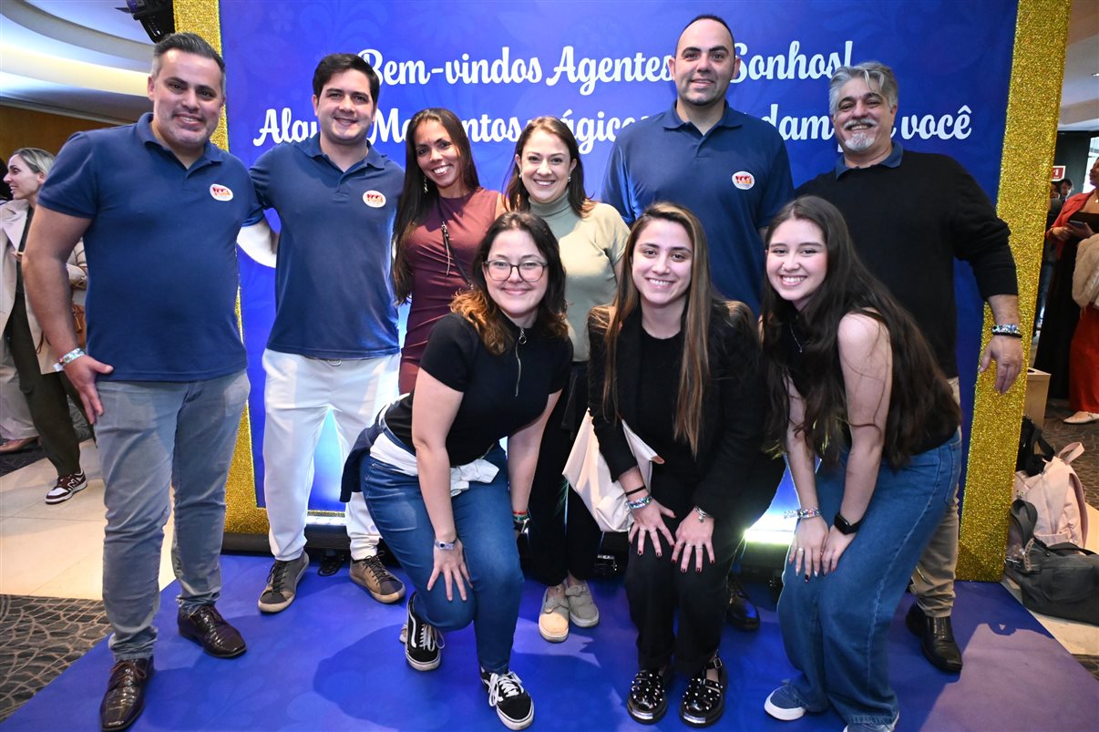 Ian de Palma, Isabella Gueller, Thais Ramos, Manuela Gentil Bopp, Alexander Haim, Lisa Smith, Juliana Belloti e Ana Luíza Teixeira, da Disney Destinations