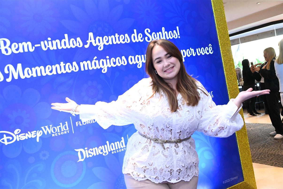 Ian de Palma, Isabella Gueller, Thais Ramos, Manuela Gentil Bopp, Alexander Haim, Lisa Smith, Juliana Belloti e Ana Luíza Teixeira, da Disney Destinations