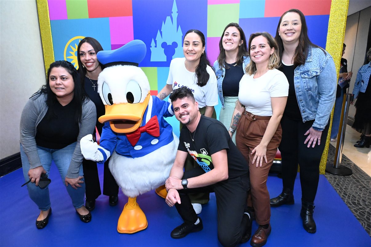 Mickey e Minnie Mouse encantaram os participantes do evento