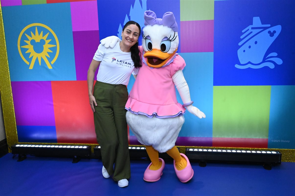 Mickey e Minnie Mouse encantaram os participantes do evento