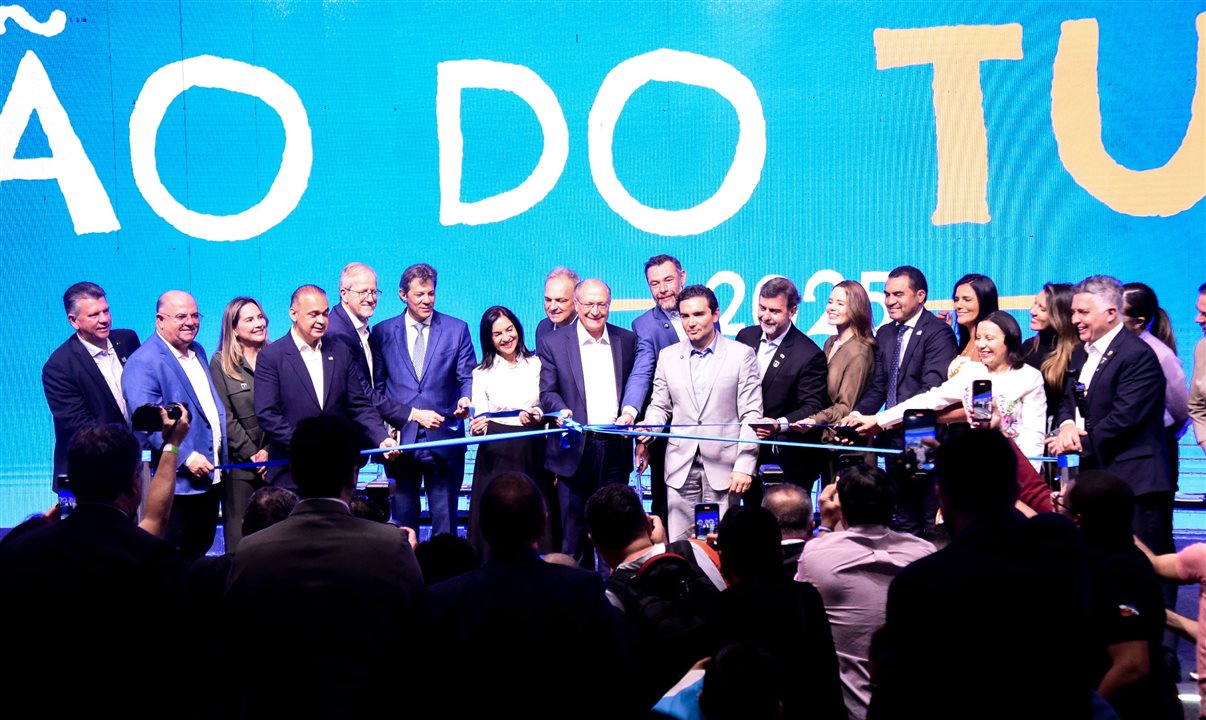 Mais de 100 empresas do setor participam do evento aberto agora no início da manhã