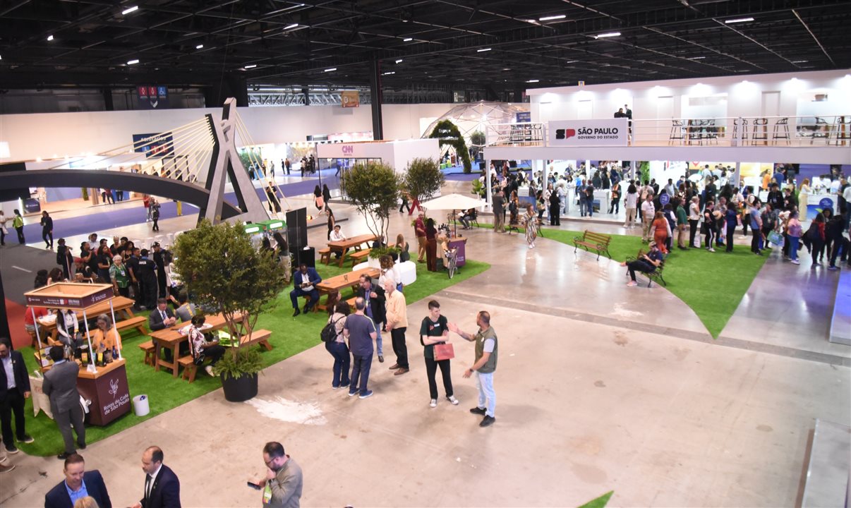 Evento reúne autoridades do setor, operadoras de viagens e empresas de serviços turísticos de todo o Brasil