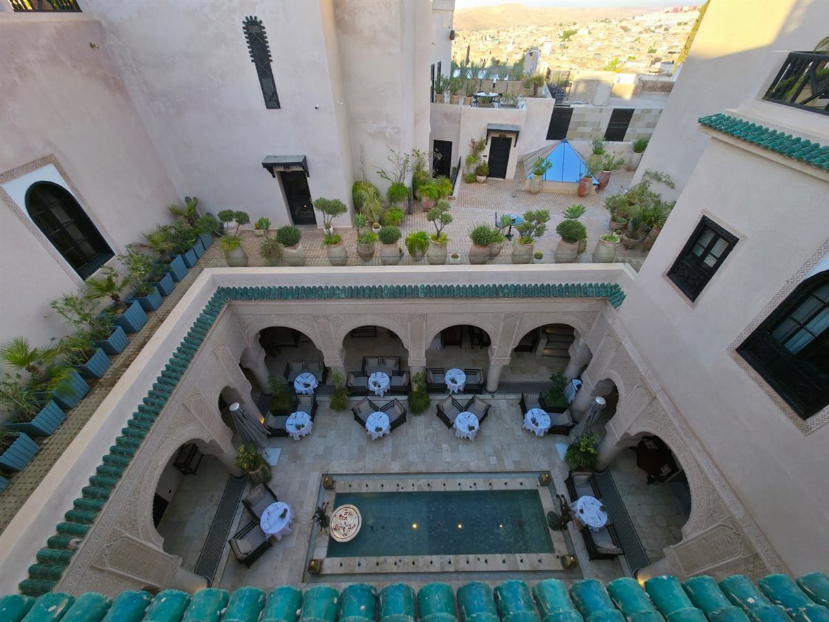 Belo pátio do Riad Fès