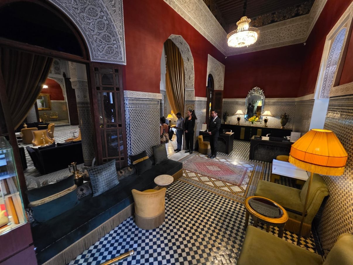 Belo pátio do Riad Fès