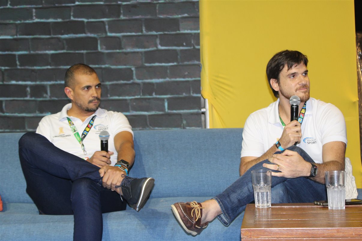 Emocionada, Dani Meirelles, CEO da Frt, agradeceu aos agentes, parceiros e equipe