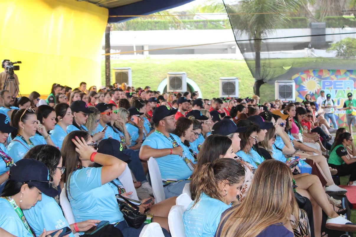 Emocionada, Dani Meirelles, CEO da Frt, agradeceu aos agentes, parceiros e equipe