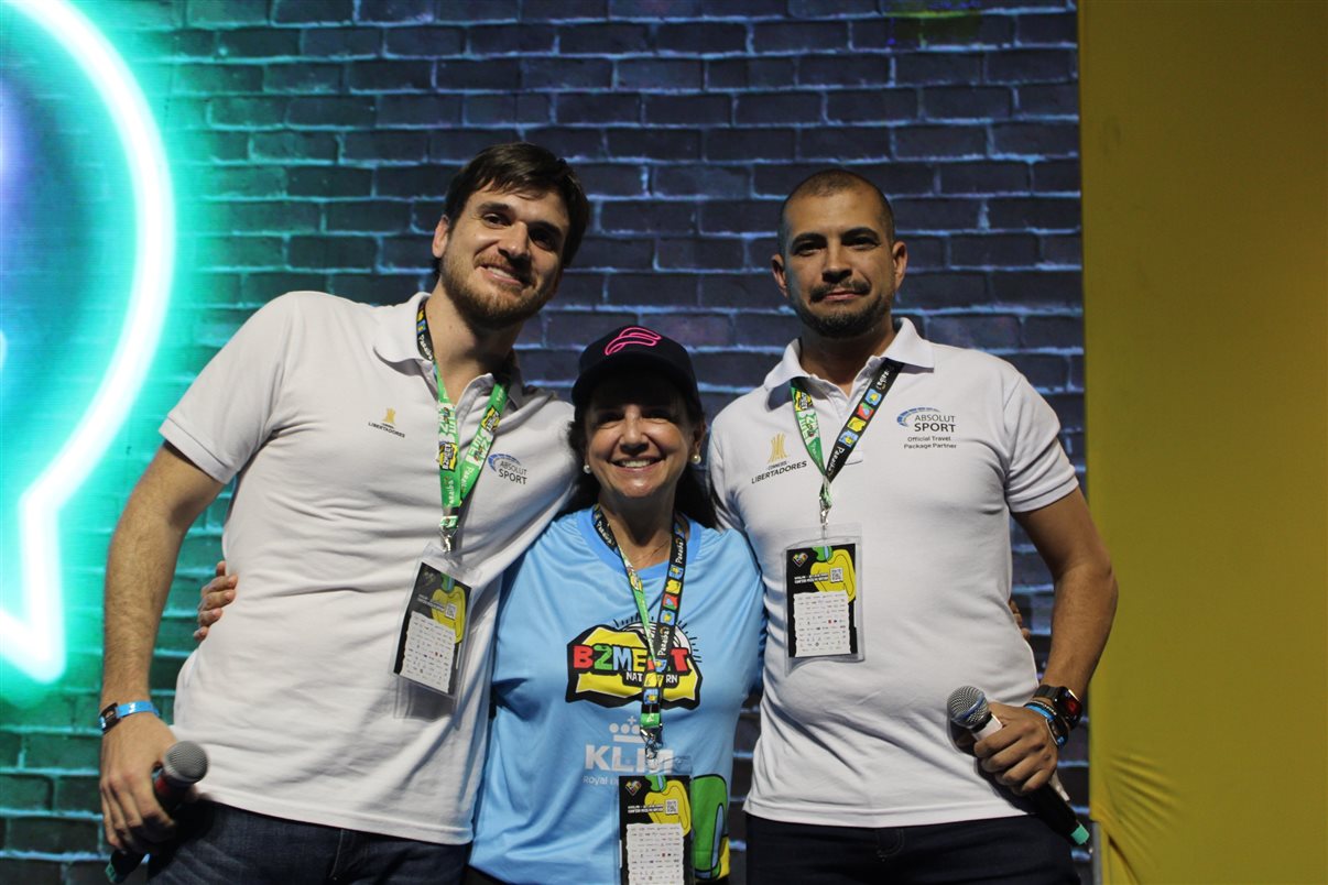 Emocionada, Dani Meirelles, CEO da Frt, agradeceu aos agentes, parceiros e equipe