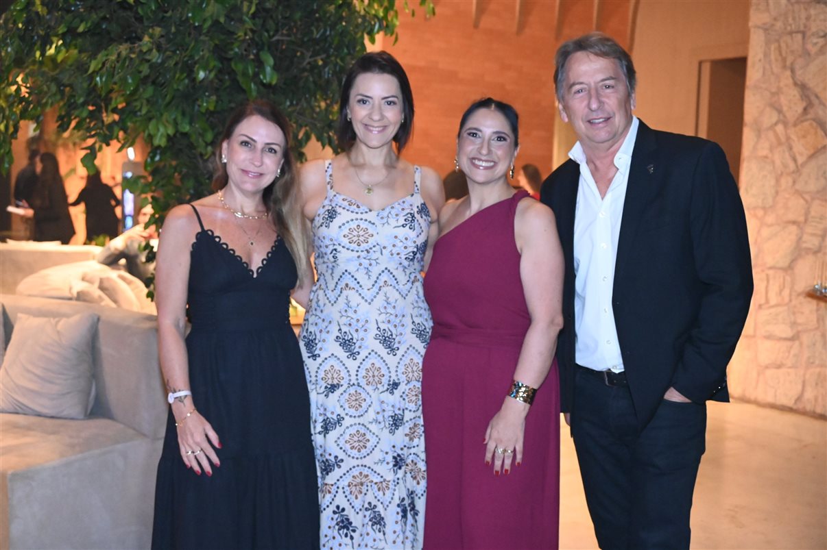 Juliana Patti e Luana Nogueira, da Alagev, Patricia Bonetti e Janyck Daudet, do Club Med