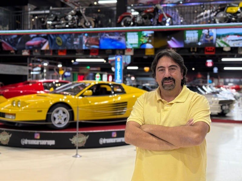 Marcelo Paolillo, colecionador de carros, une duas paixões no Dream Car, de São Roque