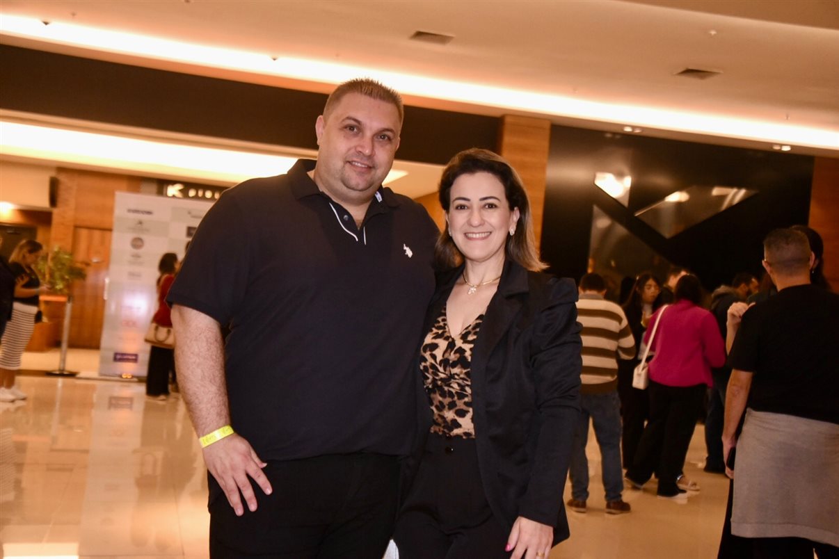 Fernanda Fernandes, da FernanTravels, e Kamile Napoleão, da Rose Travel