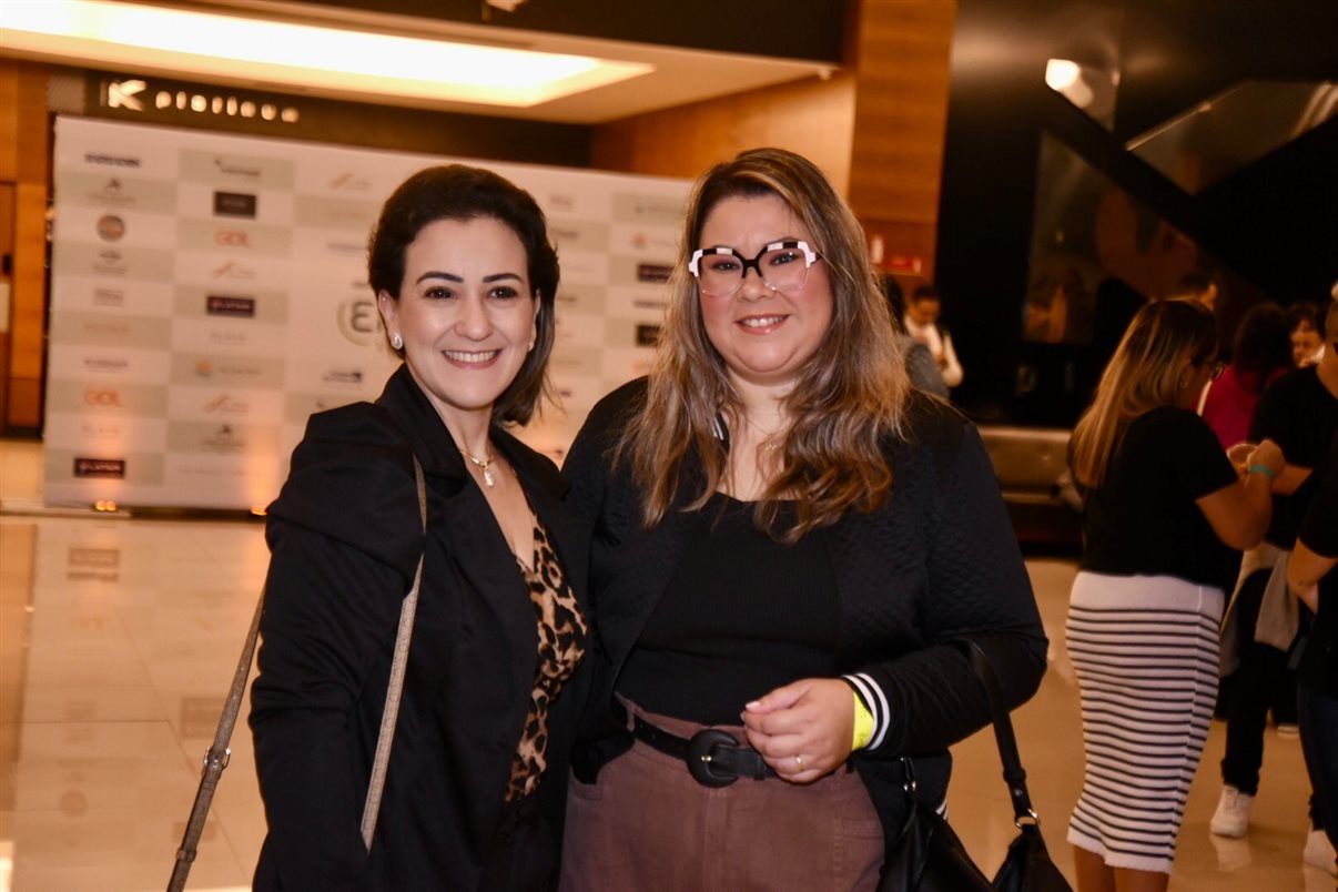 Fernanda Fernandes, da FernanTravels, e Kamile Napoleão, da Rose Travel