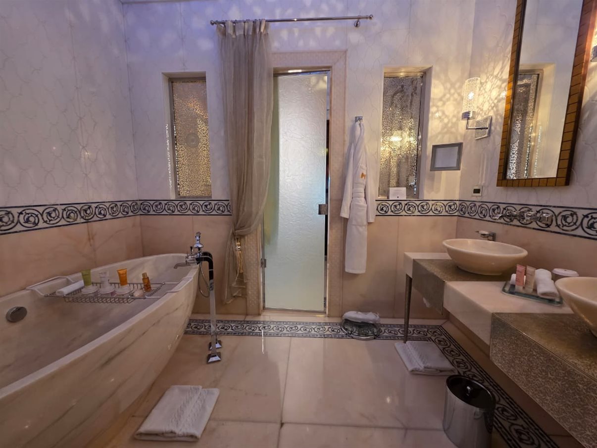 Belo pátio do spa do Royal Mansour Marrakech