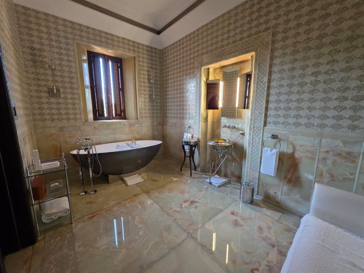 Belo pátio do spa do Royal Mansour Marrakech