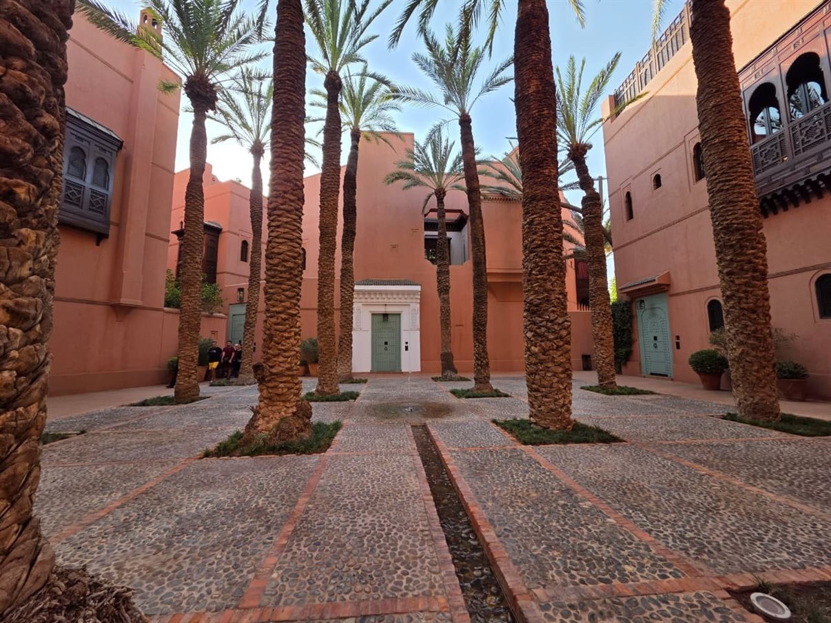 Belo pátio do spa do Royal Mansour Marrakech