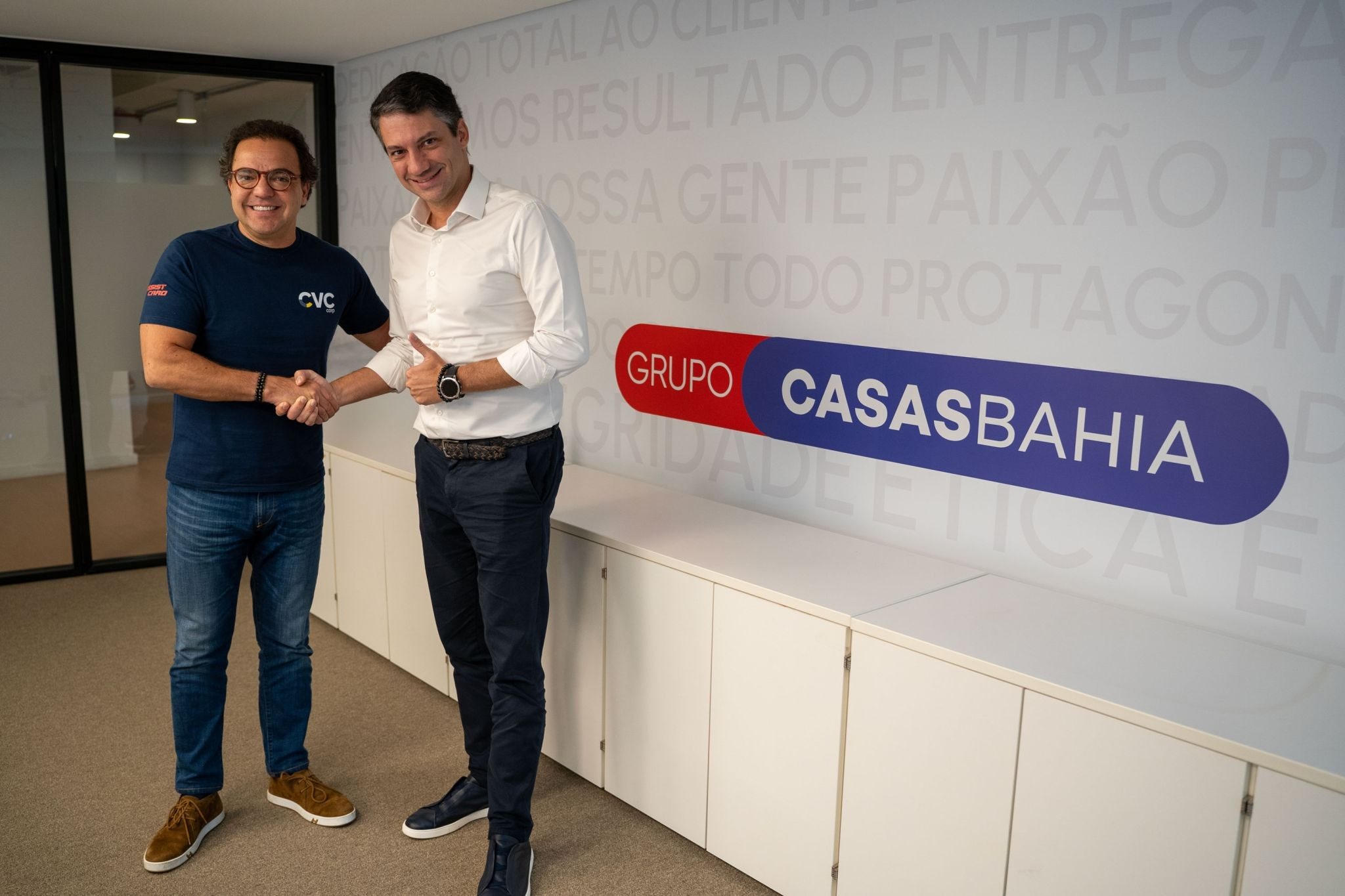 Fabio Godinho e Renato Franklin, CEOs de CVC Corp e Casas Bahia, respectivamente