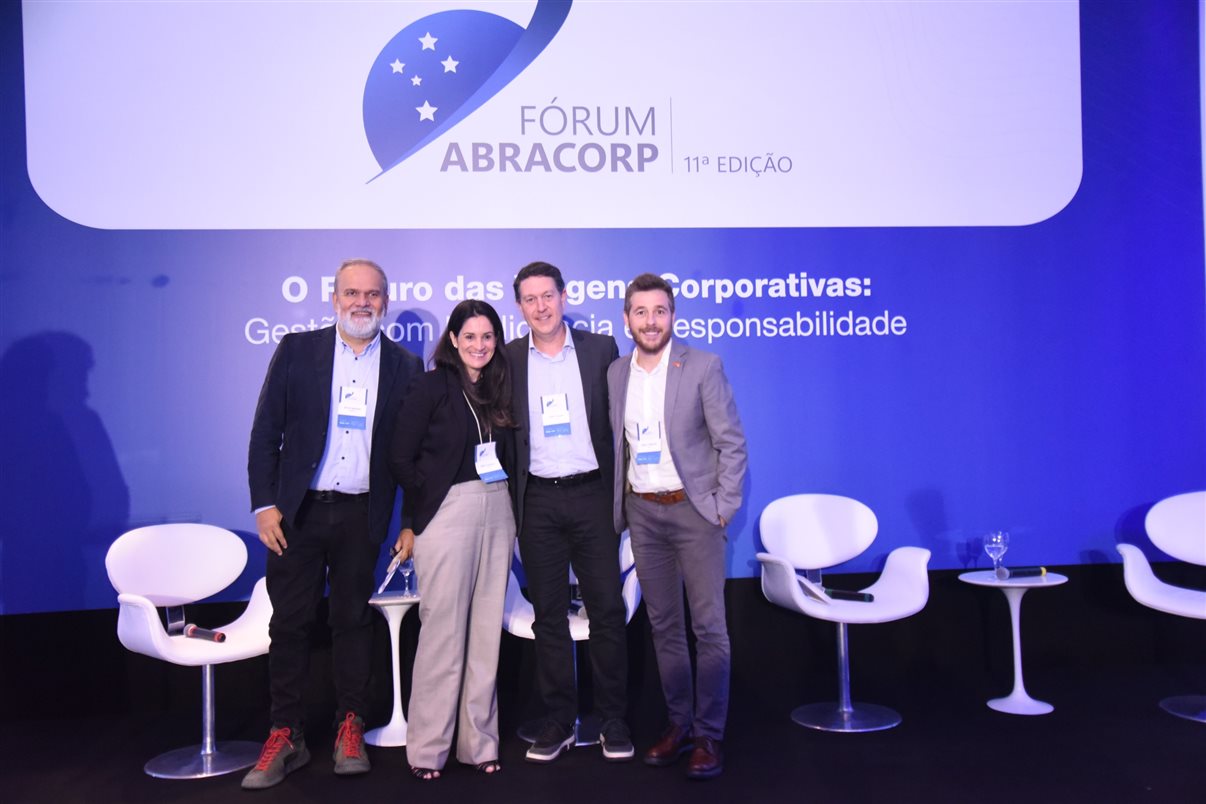 Artur Andrade, da PANROTAS, Camila Belinelli, da Latam, Daniel Bicudo, da Azul, e Danillo Barbizan, da Gol