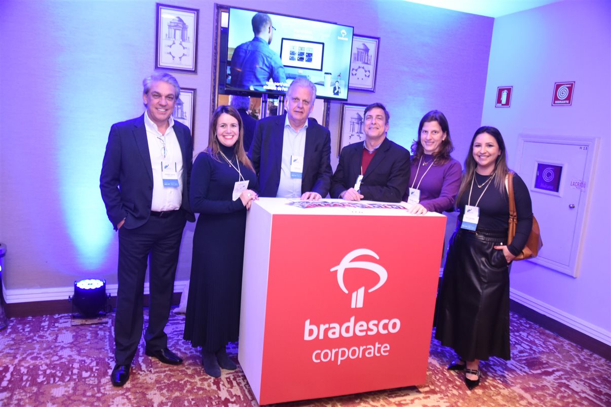 Artur Andrade, da PANROTAS, Camila Belinelli, da Latam, Daniel Bicudo, da Azul, e Danillo Barbizan, da Gol
