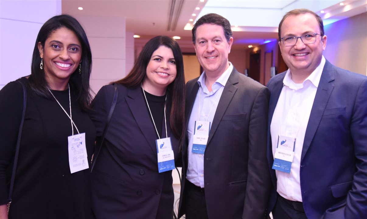Erika Cupertino, Daniele Lima, Daniel Bicudo e Anderson Serafim, da Azul