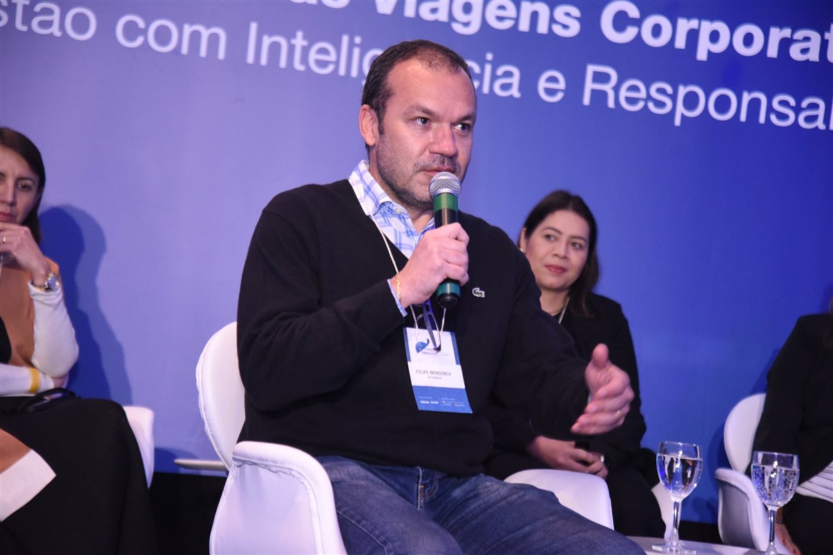 Artur Andrade, da PANROTAS, Camila Belinelli, da Latam, Daniel Bicudo, da Azul, e Danillo Barbizan, da Gol