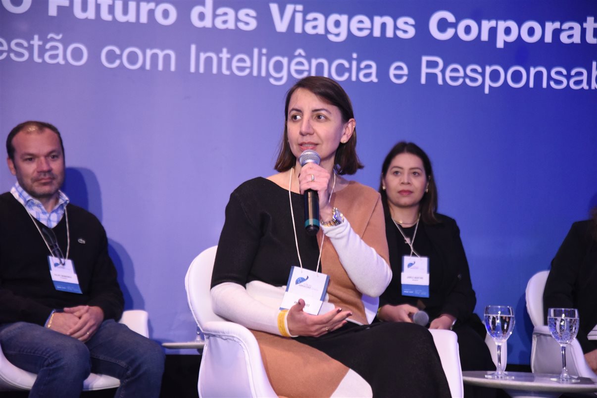 Artur Andrade, da PANROTAS, Camila Belinelli, da Latam, Daniel Bicudo, da Azul, e Danillo Barbizan, da Gol