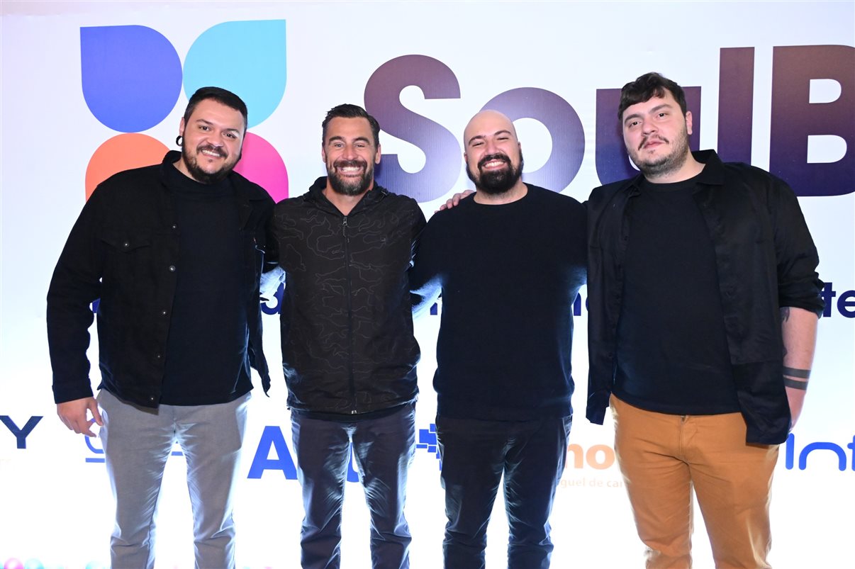 Rodrigo Camara, Sylvio Ferraz, Flavio Marques, Manuela Bernardes e Luti Guimarães, da BeFly