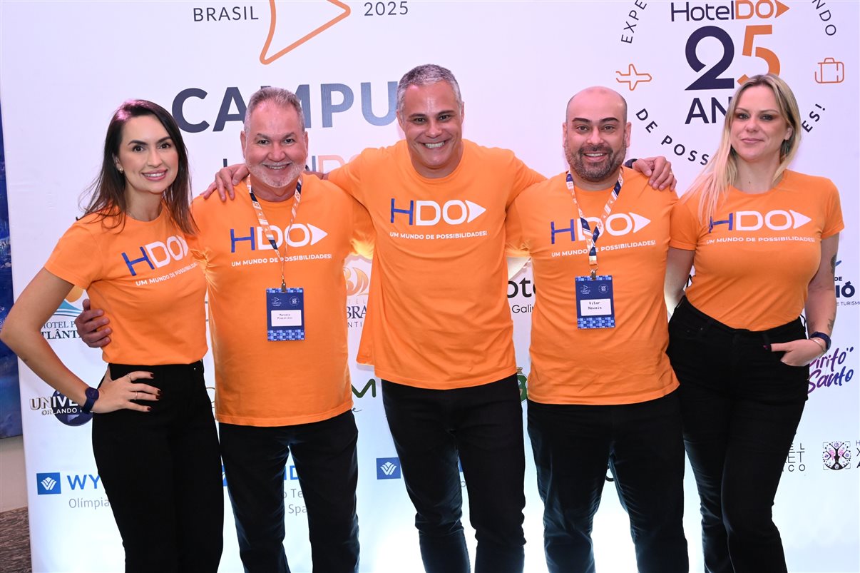 Beto Lucchese, da Viajando com Beto Lucchese, e Caio Mudalen, da DDMO (Dicas de Miami e Orlando)
