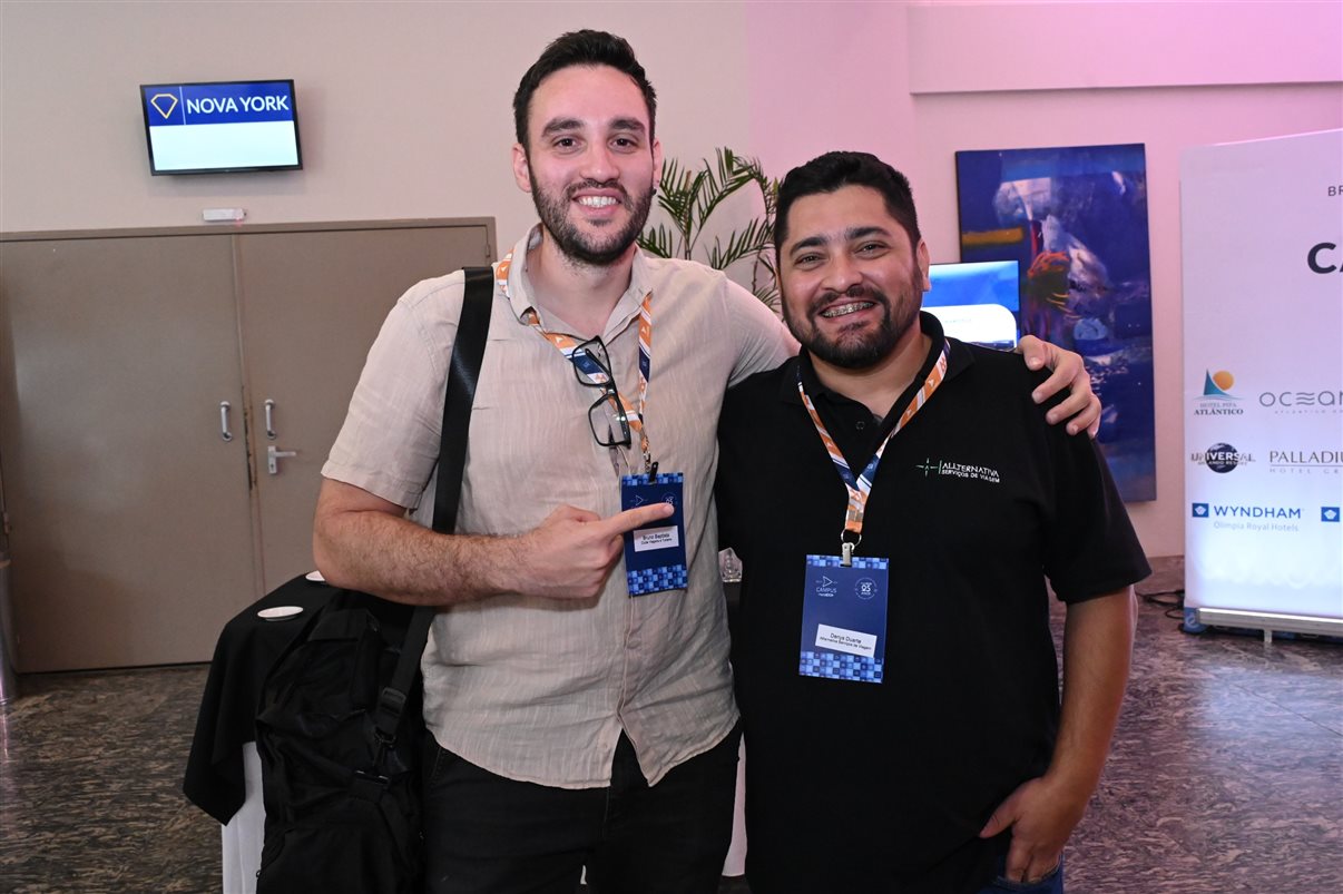 Beto Lucchese, da Viajando com Beto Lucchese, e Caio Mudalen, da DDMO (Dicas de Miami e Orlando)