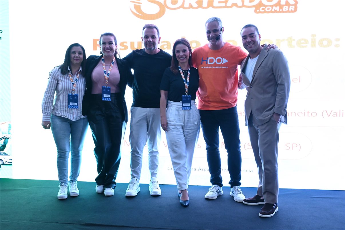 Beto Lucchese, da Viajando com Beto Lucchese, e Caio Mudalen, da DDMO (Dicas de Miami e Orlando)