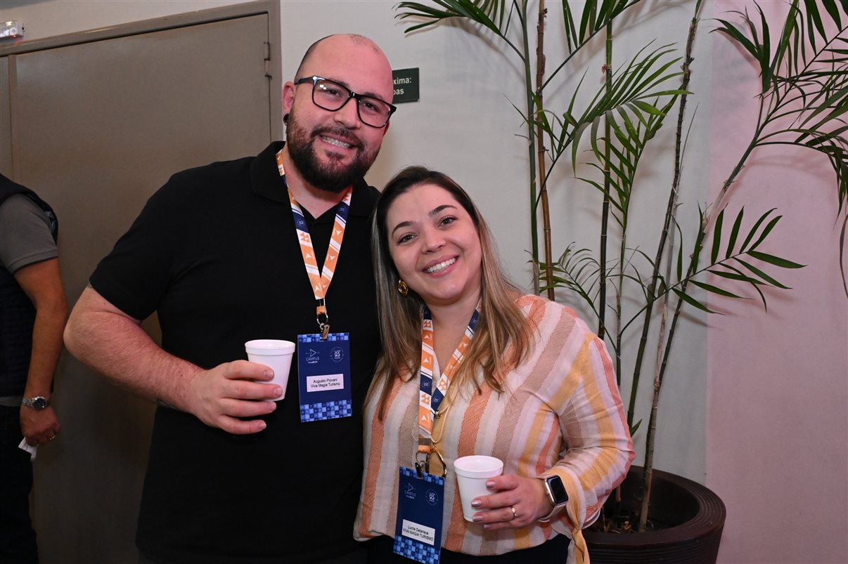 Beto Lucchese, da Viajando com Beto Lucchese, e Caio Mudalen, da DDMO (Dicas de Miami e Orlando)
