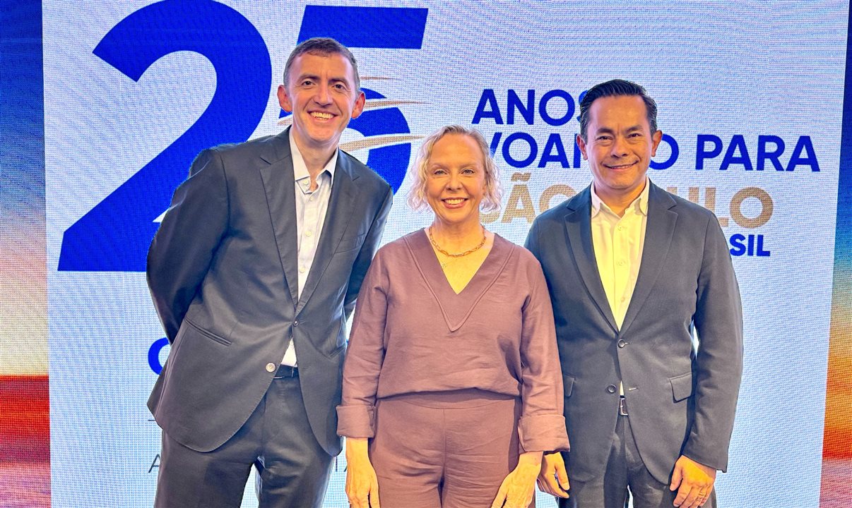 Robert Carey, vice-presidente executivo, Monica Afonso, gerente de Vendas no Brasil, e Diego Bermudez, diretor de Vendas da Copa