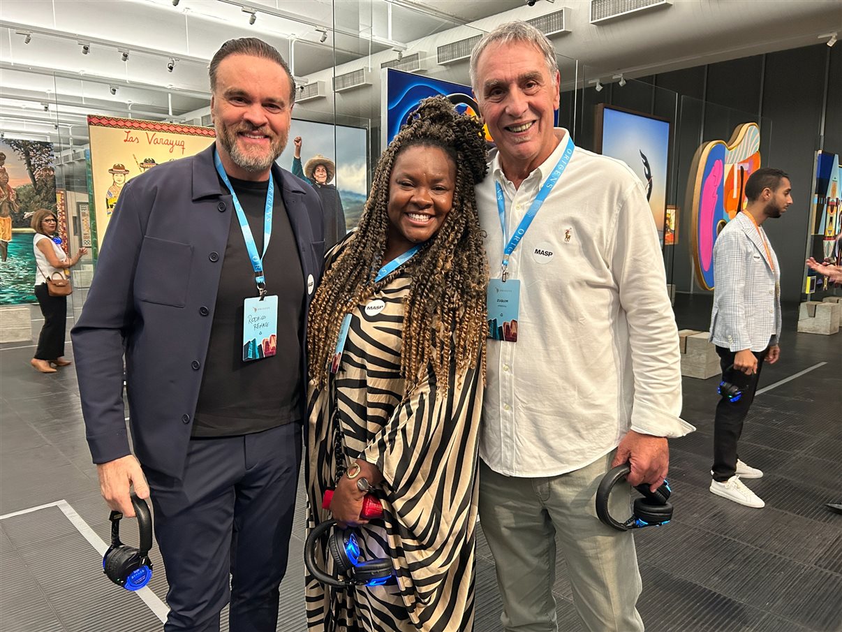 Tati, da Mercatur, entre Sidney Alonso e Jeverson Zanini, da Avant Garde
