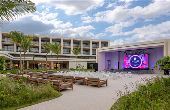 Área de shows e festas para todas as idades do Zemí Miches All-inclusive Resort