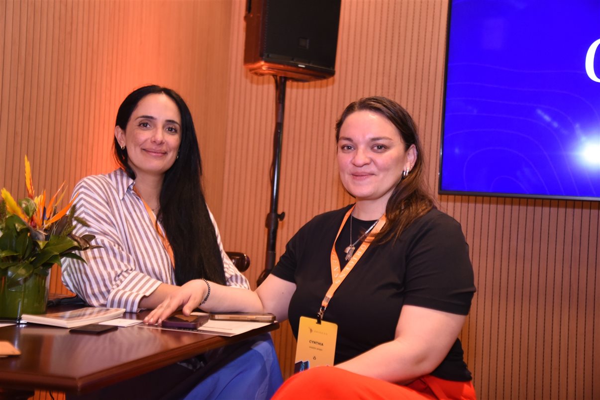 Helen e Ana Homem, da Qatar Airways