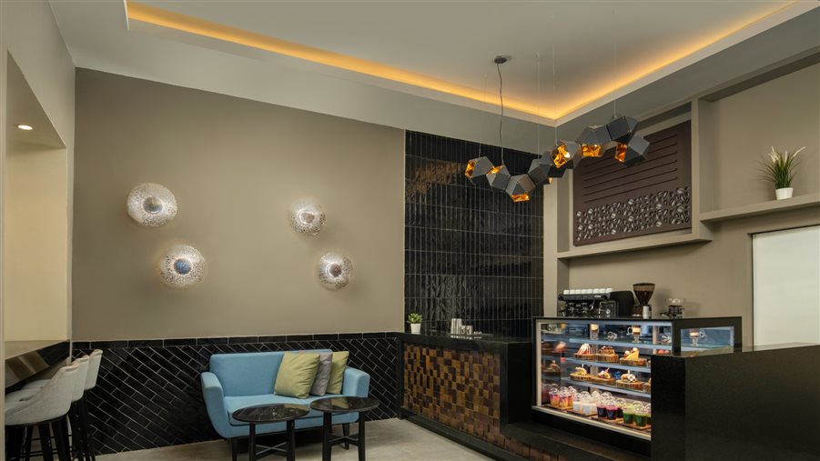 Moka Coffee Shop, com produção própria de pães e chocolates, faz parte do all-inclusive do Marriot