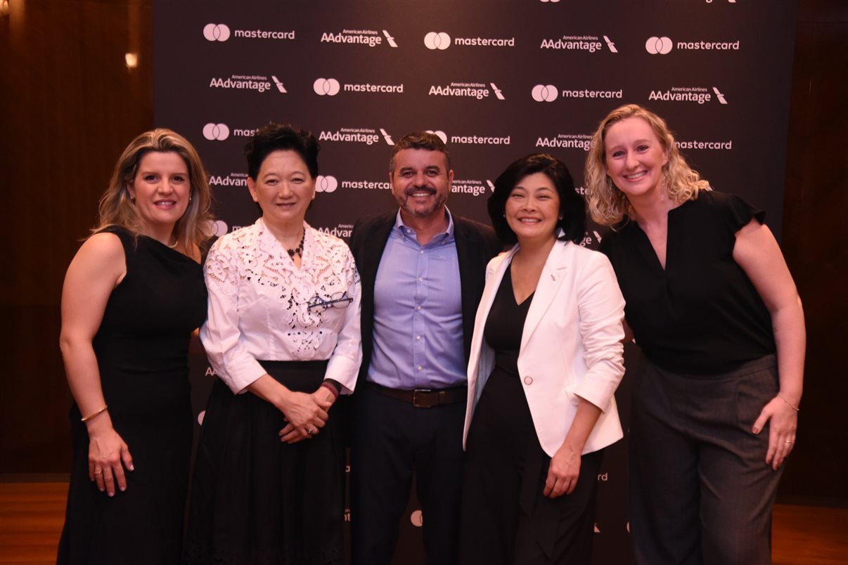 Raquel Careta, Júlia Christina Yamanishi, Leandro Lustosa, Heleni Hamamoto e Aline Chicarolli, da American Airlines