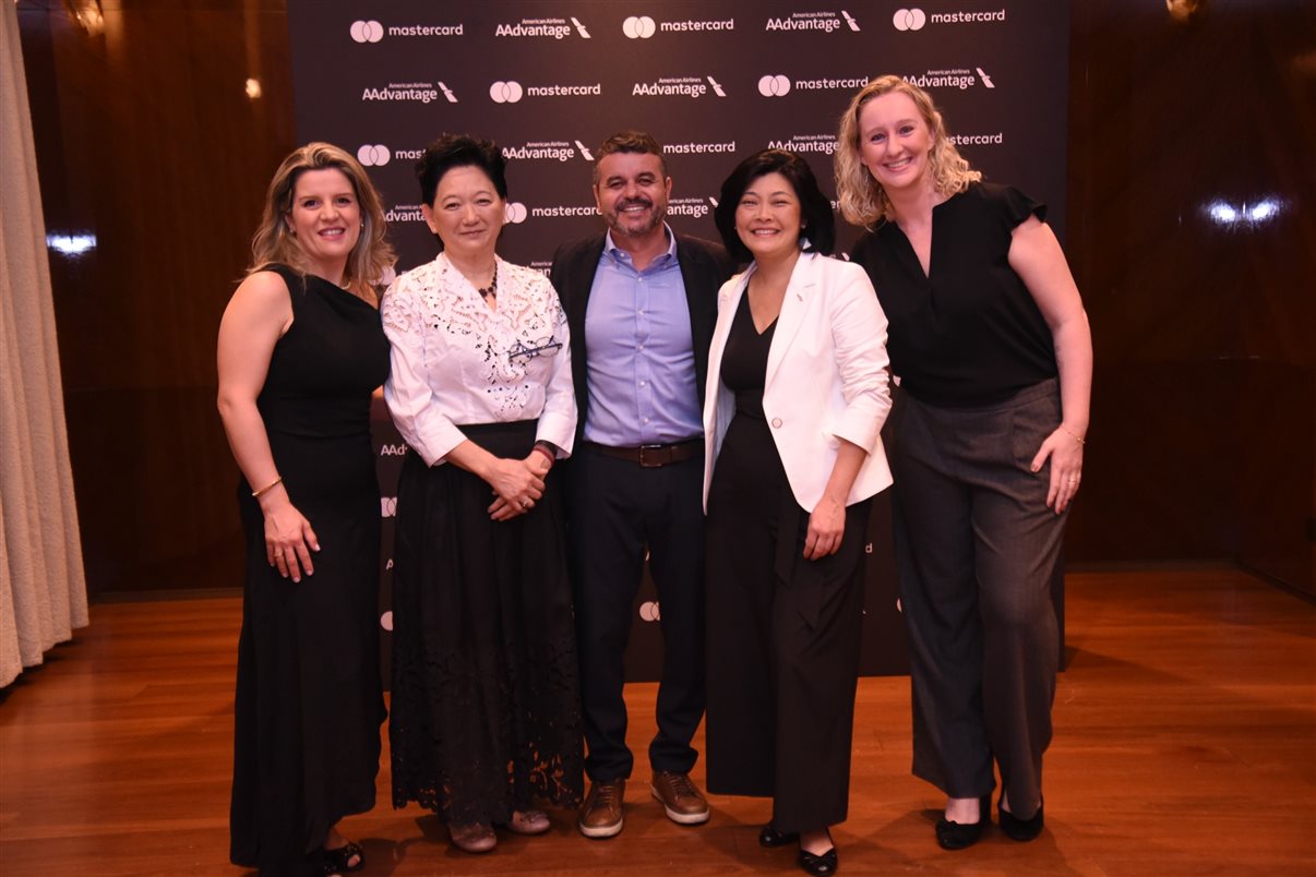 Raquel Careta, Júlia Christina Yamanishi, Leandro Lustosa, Heleni Hamamoto e Aline Chicarolli, da American Airlines