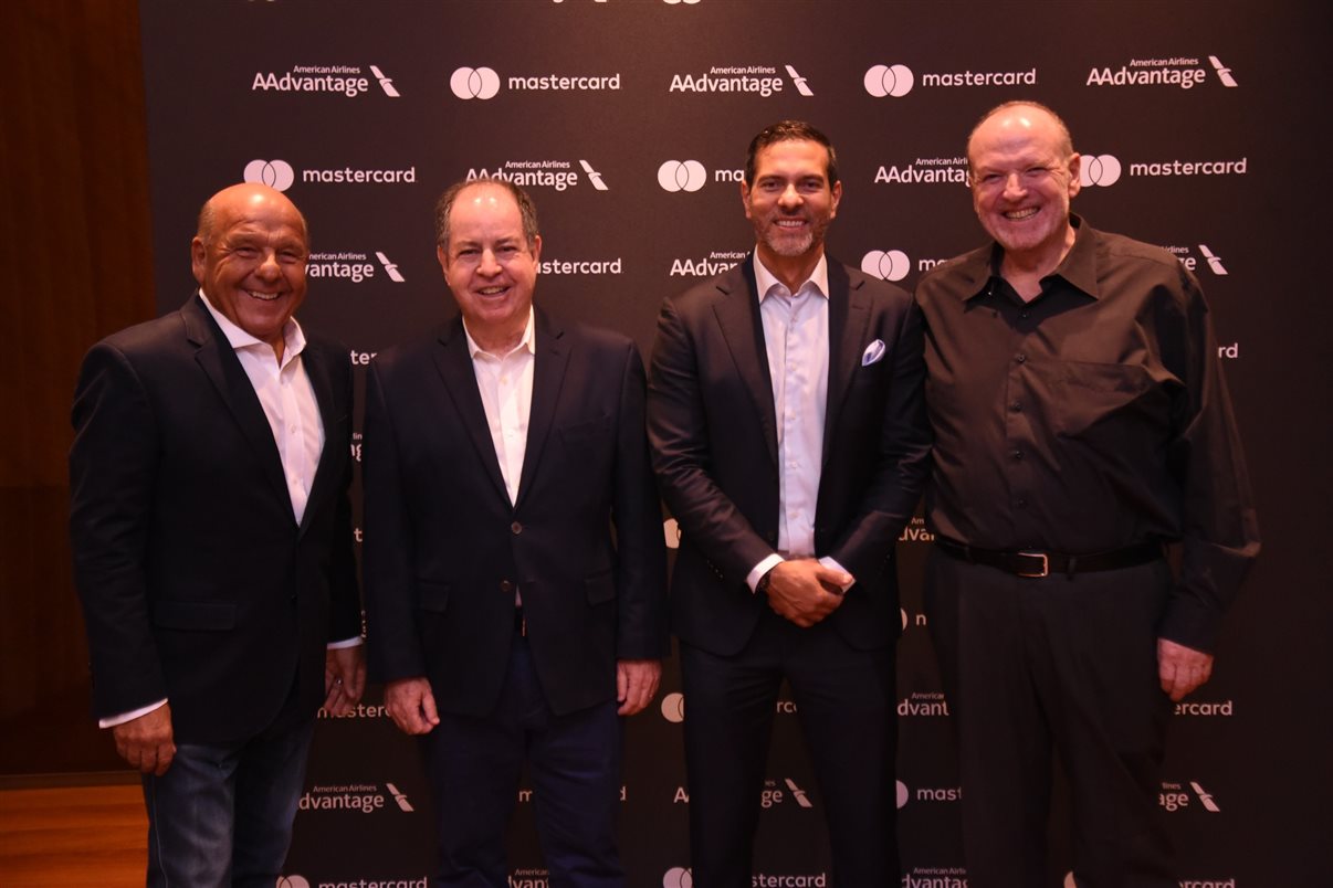 Raquel Careta, Júlia Christina Yamanishi, Leandro Lustosa, Heleni Hamamoto e Aline Chicarolli, da American Airlines