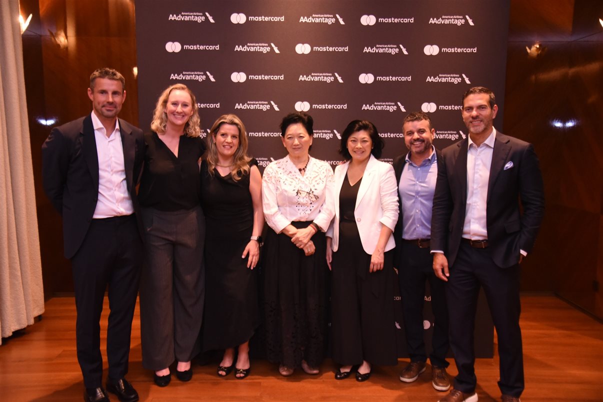 Raquel Careta, Júlia Christina Yamanishi, Leandro Lustosa, Heleni Hamamoto e Aline Chicarolli, da American Airlines
