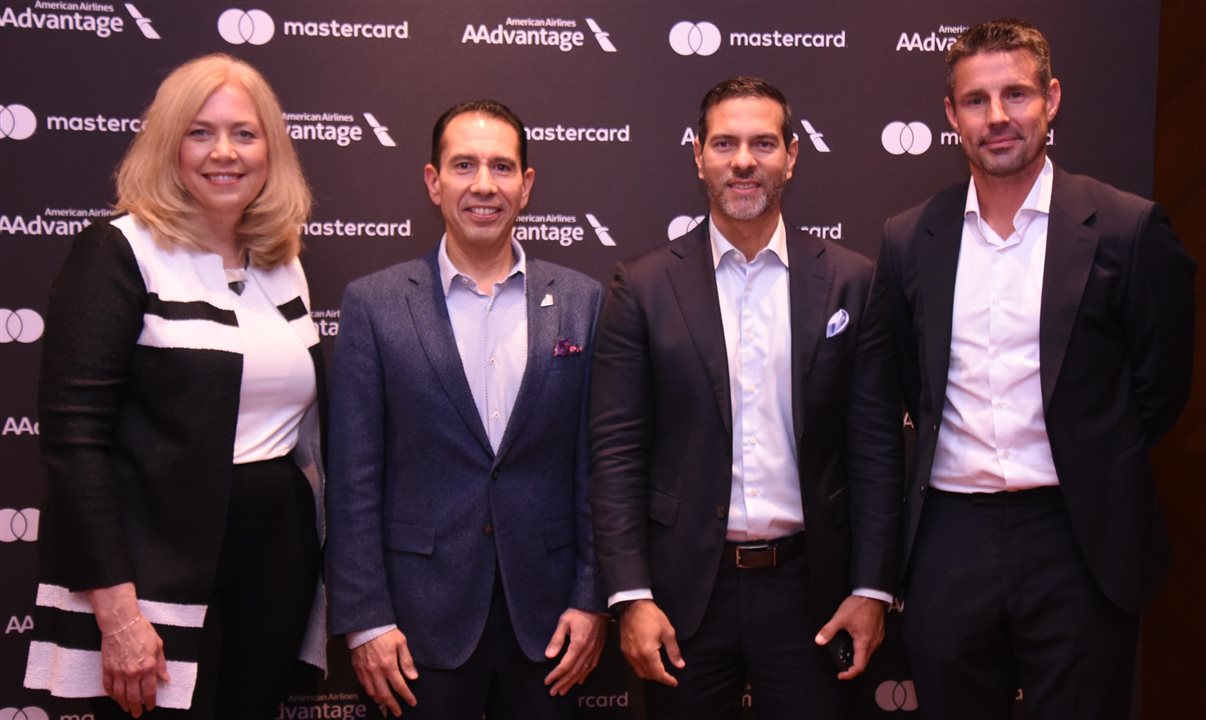 Julie Rath, José Freig, Alexandre Cavalcanti e Simon Hawkins, da American Airlines
