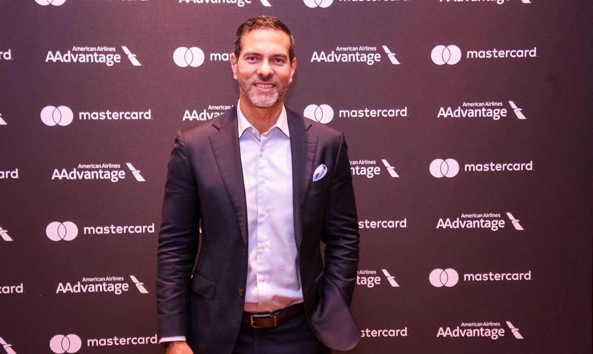 Alexandre Cavalcanti segue sua carreira na American Airlines agora nos Estados Unidos